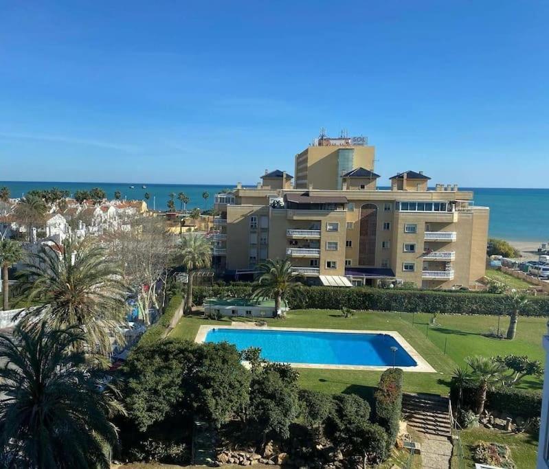 Apartamento Espectacular Junto Al Mar, Con Piscina En Málaga