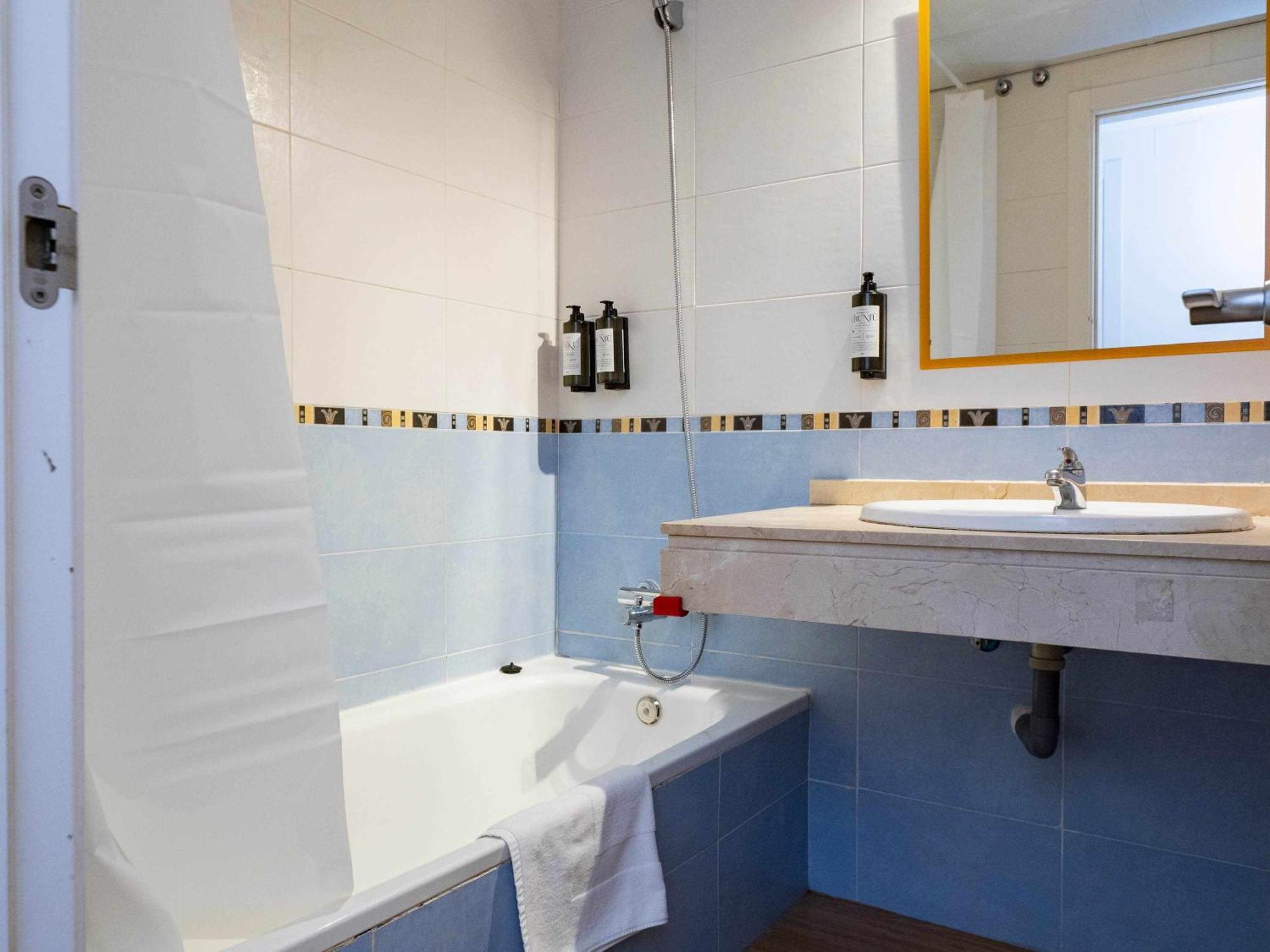 Atico Con Vistas Al Mar Piscina Y Parking Apartamento