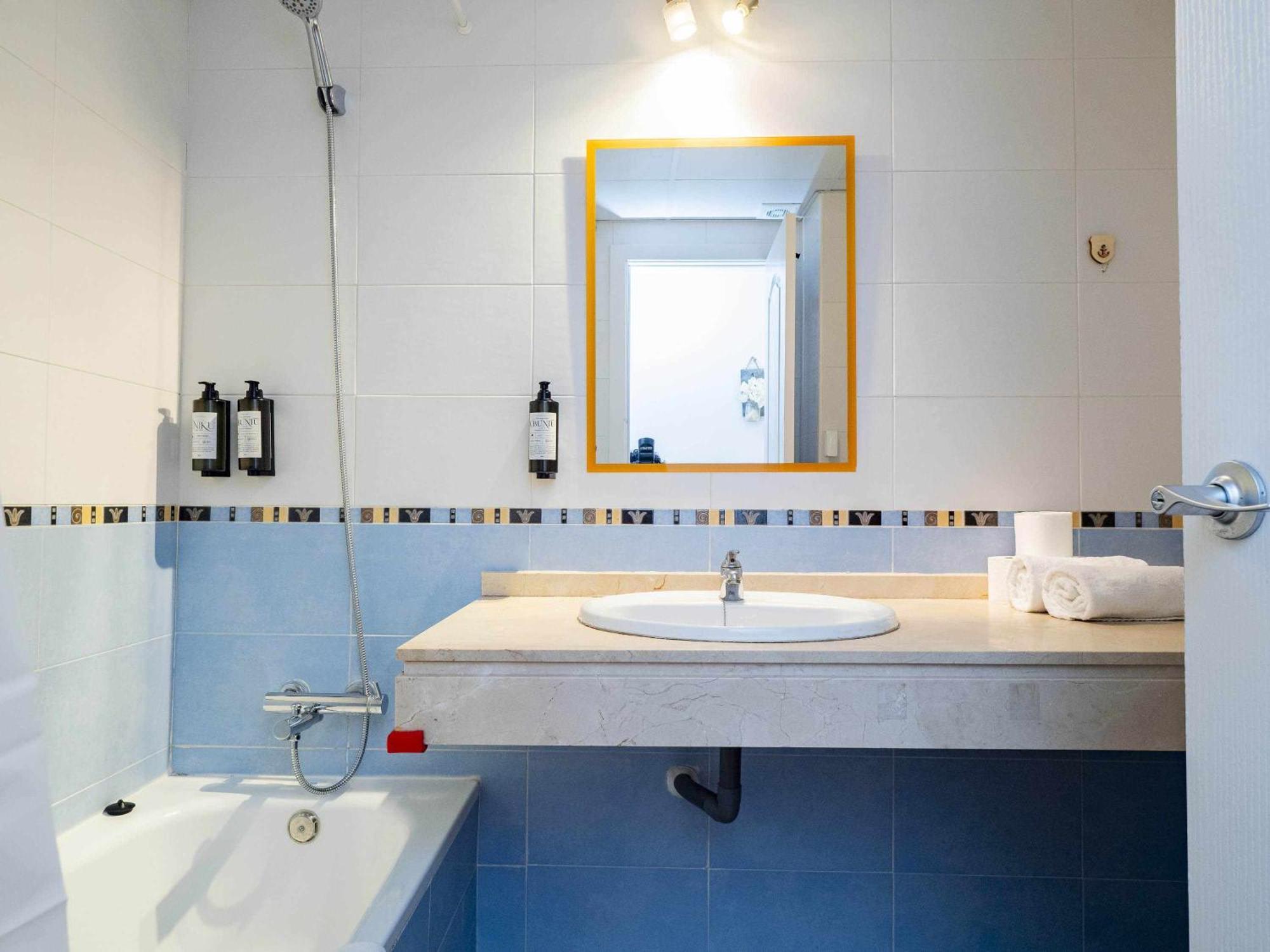 Atico Con Vistas Al Mar Piscina Y Parking Apartamento