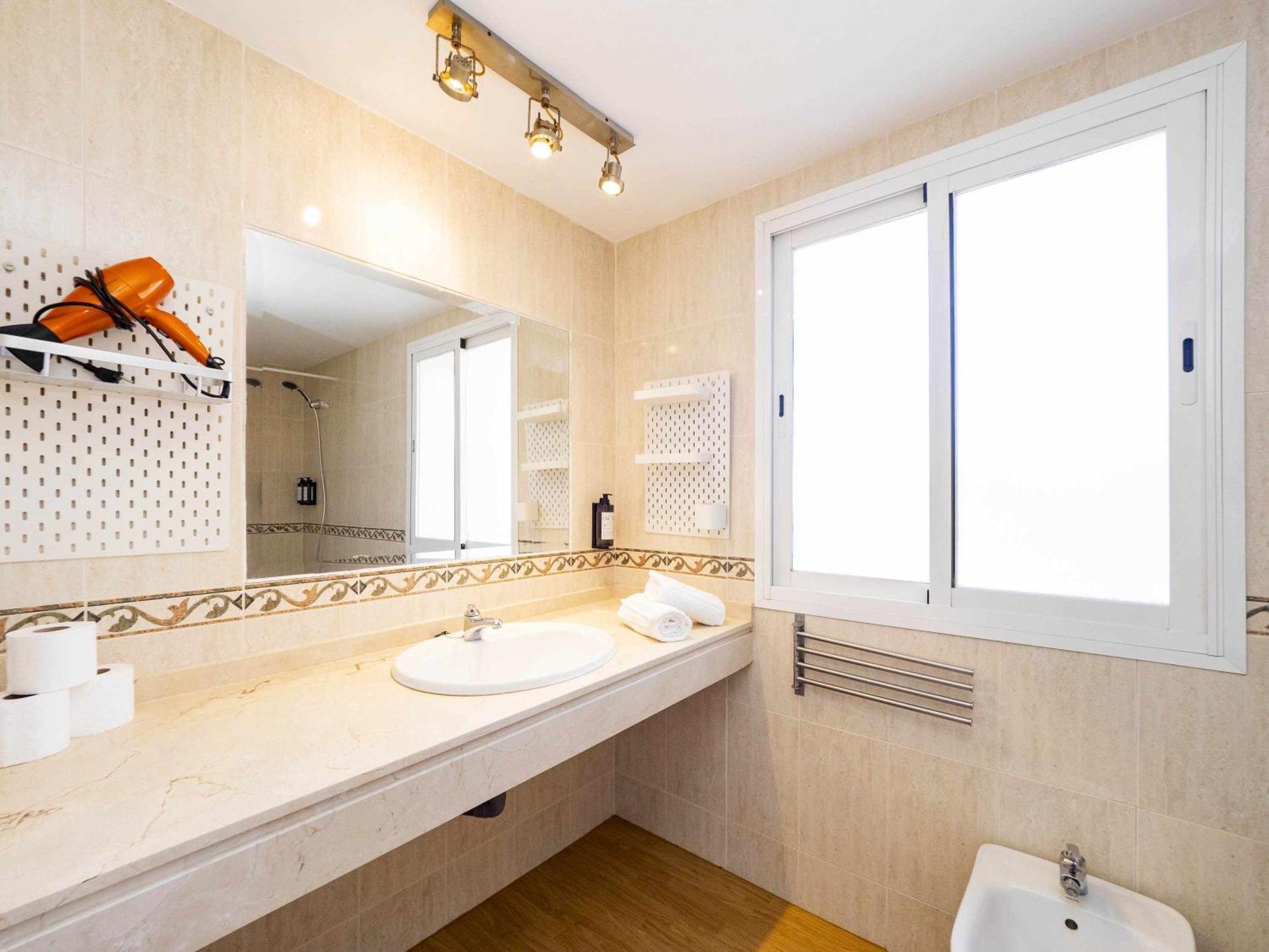 Apartamento Atico Con Vistas Al Mar Piscina Y Parking Málaga