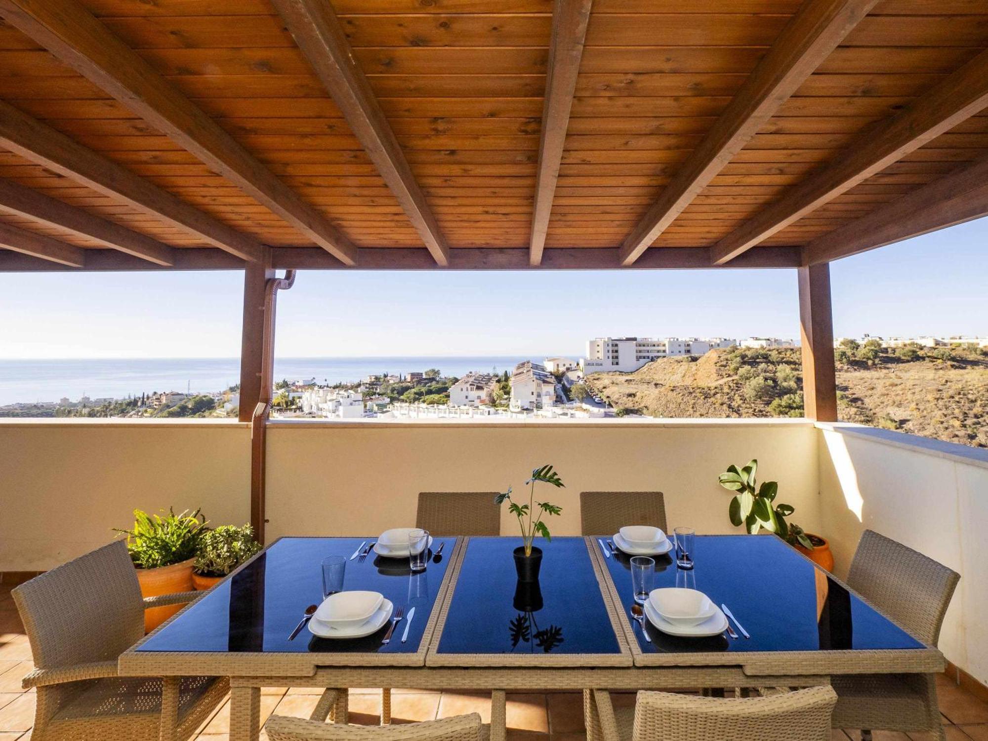 Apartamento Atico Con Vistas Al Mar Piscina Y Parking Málaga