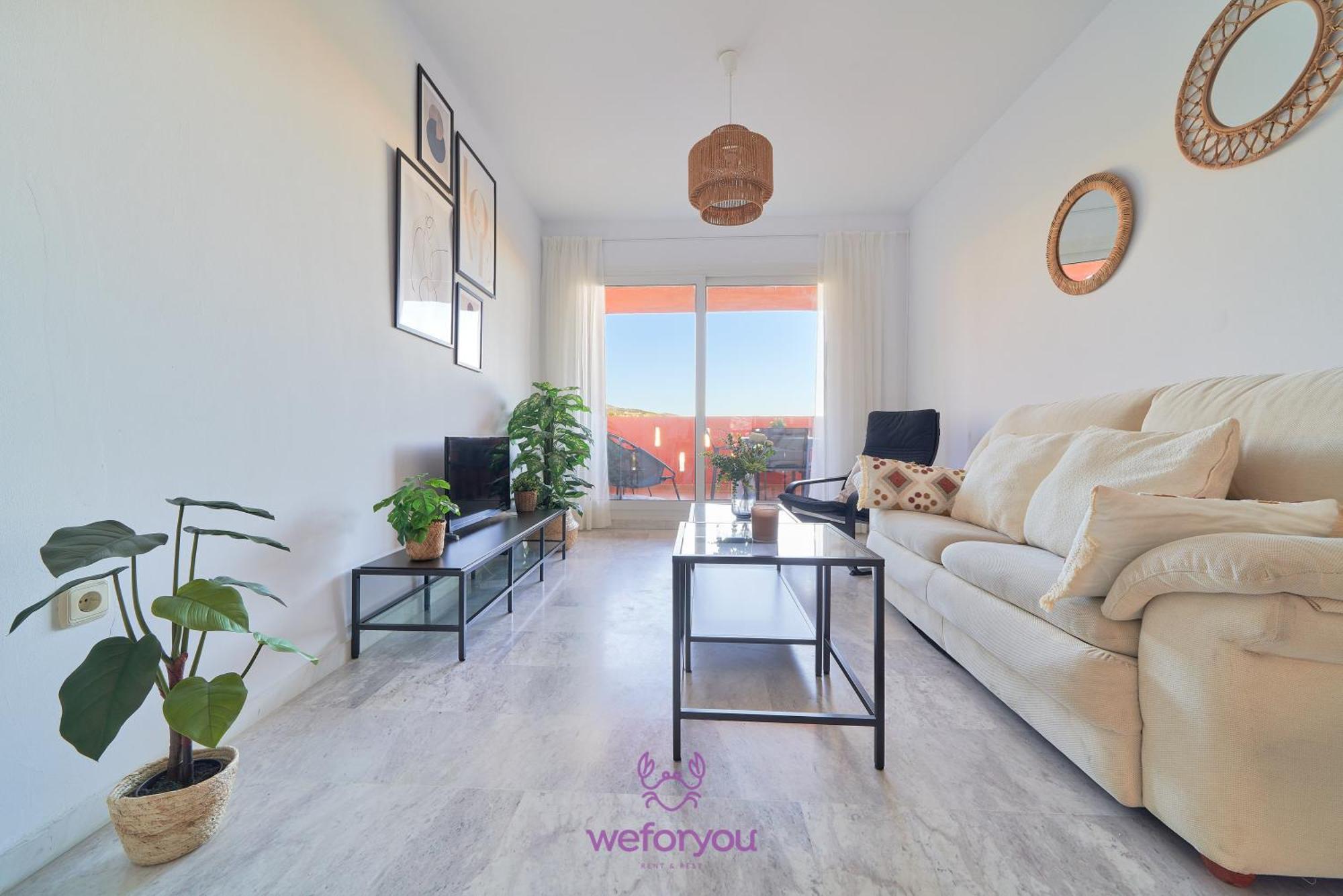 Weforyou Torrequebrada & Golf Apartment
