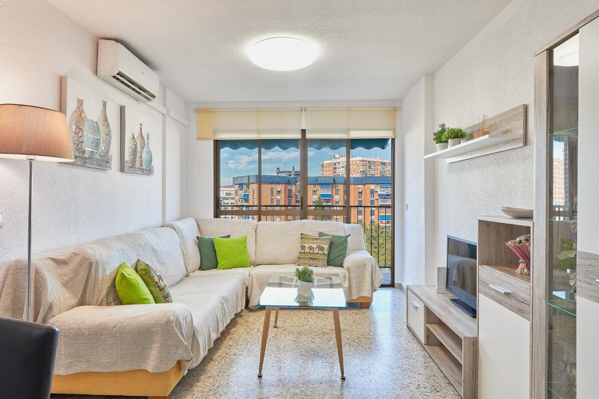 Luminoso Apartamento/ 5 Minutos De La Playa * Malaga
