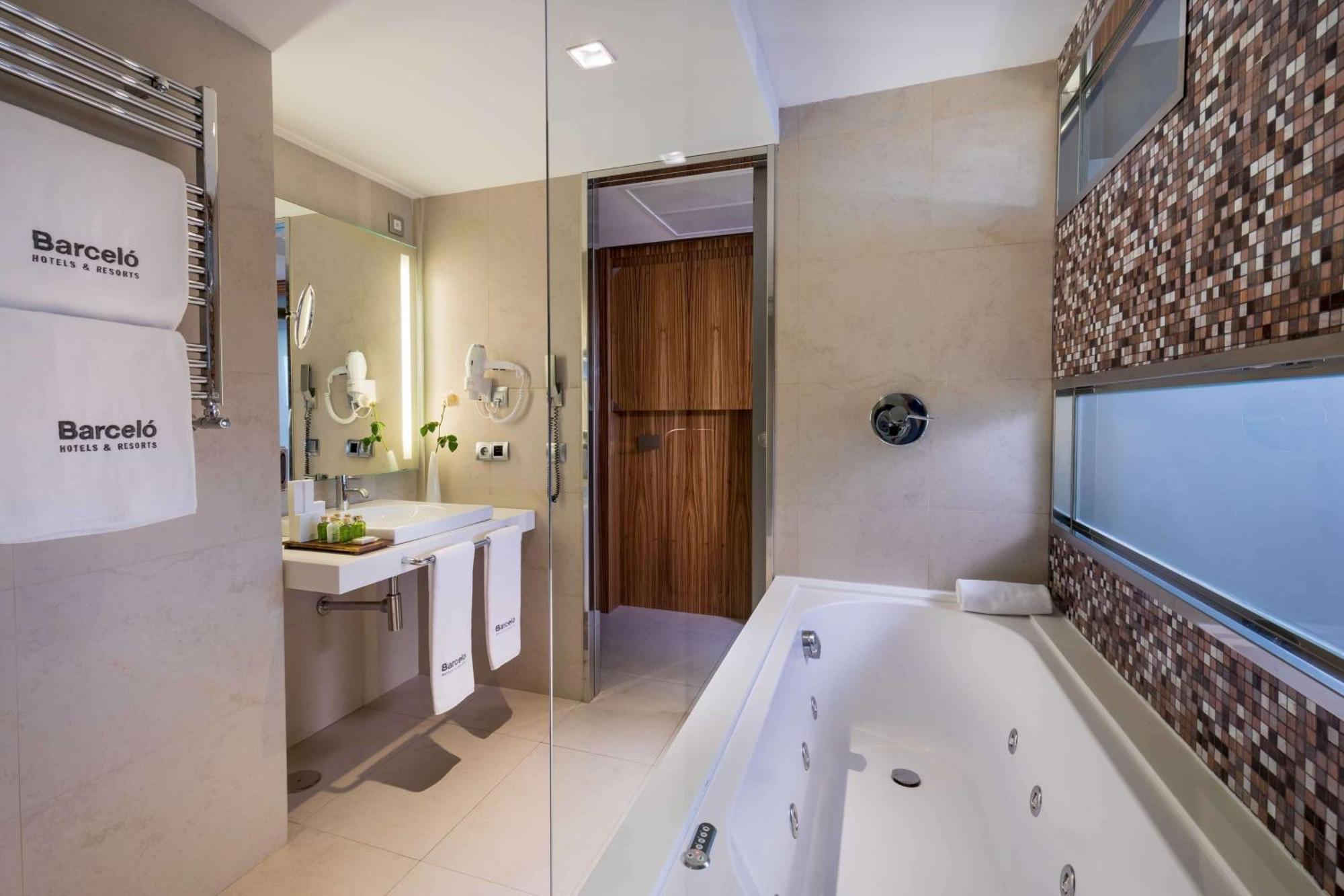 Barcelo Hotel 4*
