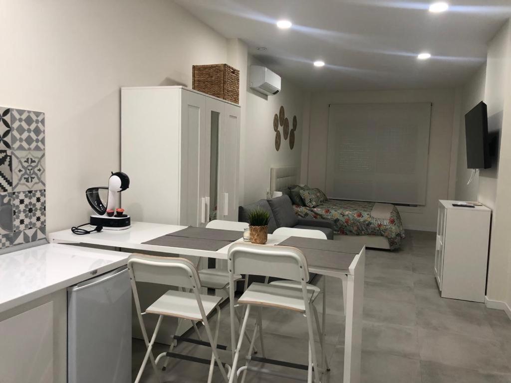 Centro Estudio Trinidad 3 * Málaga