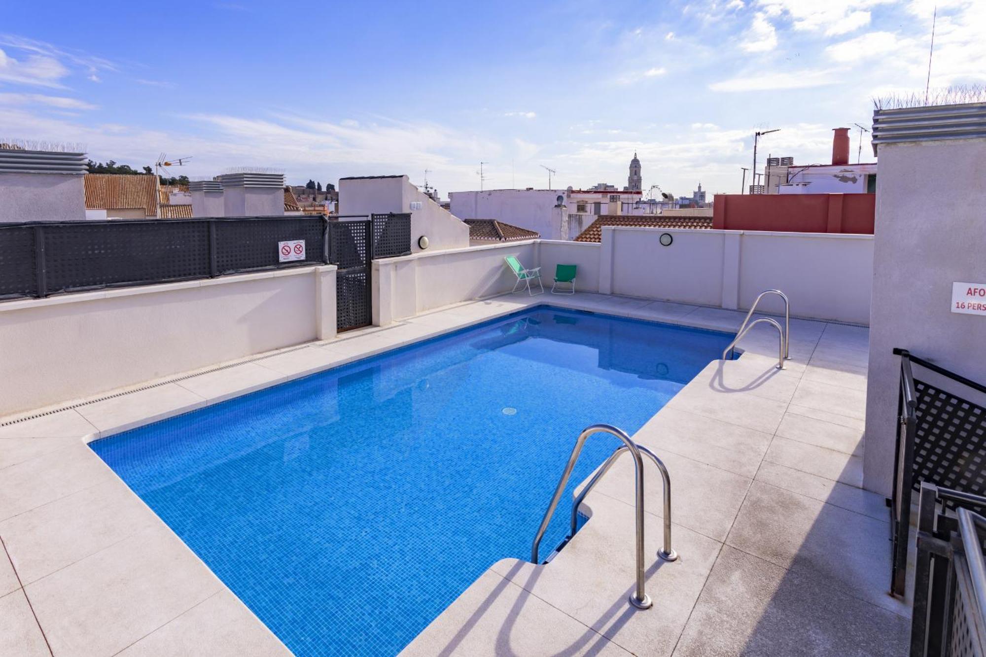 -malagasunapts-city Centre Terrace Pool Parking