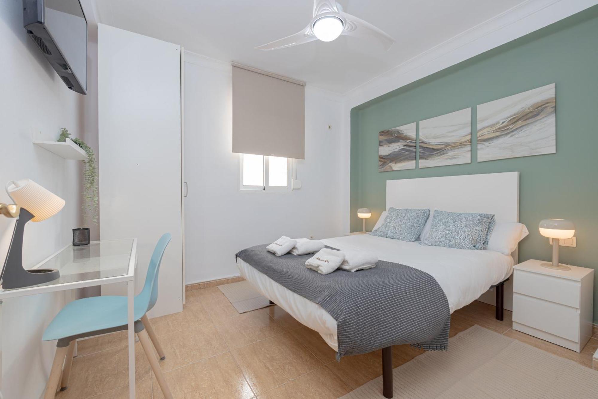 C27 Great 3 Bedroom Close To Center Apartment