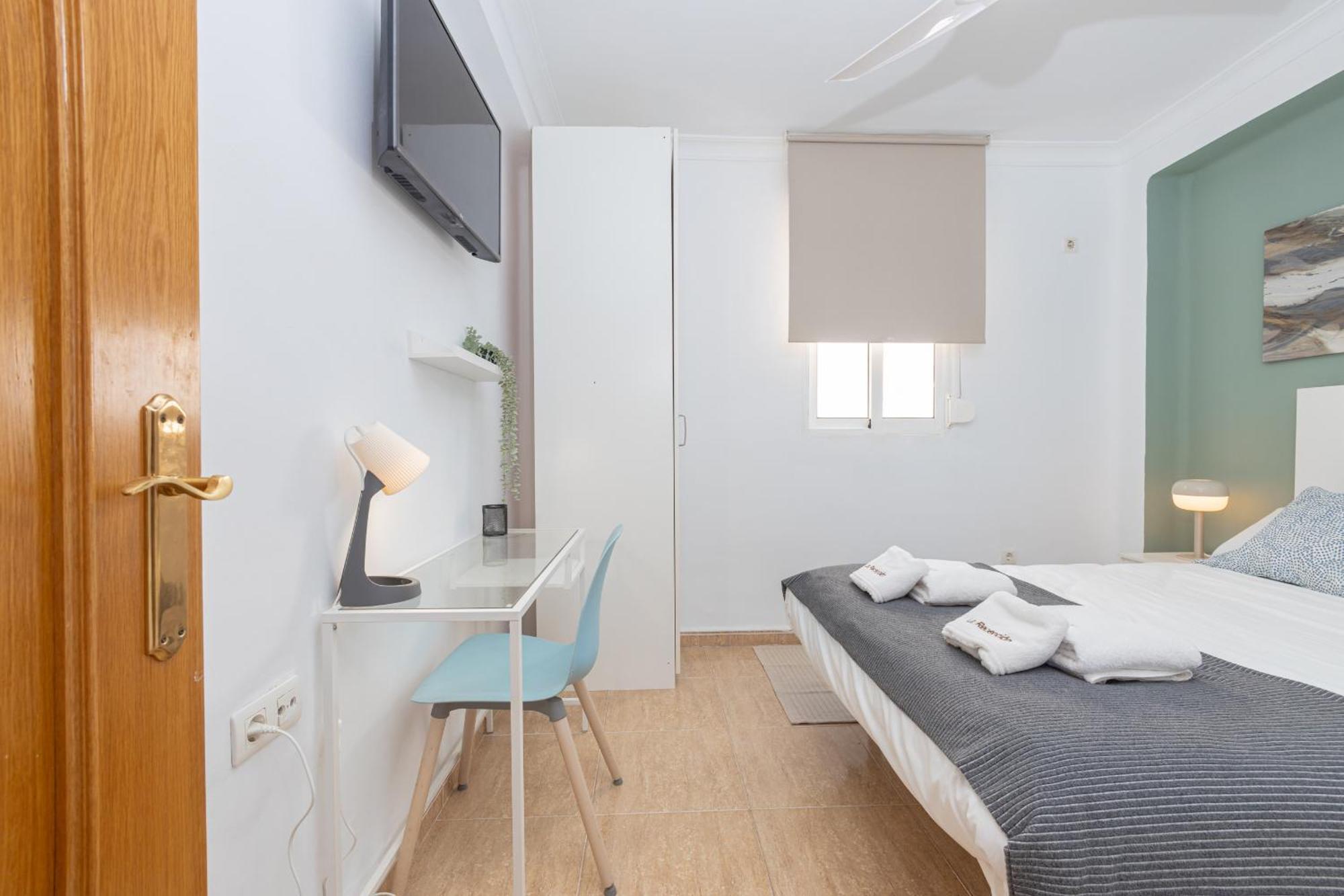 C27 Great 3 Bedroom Close To Center Apartment Malaga