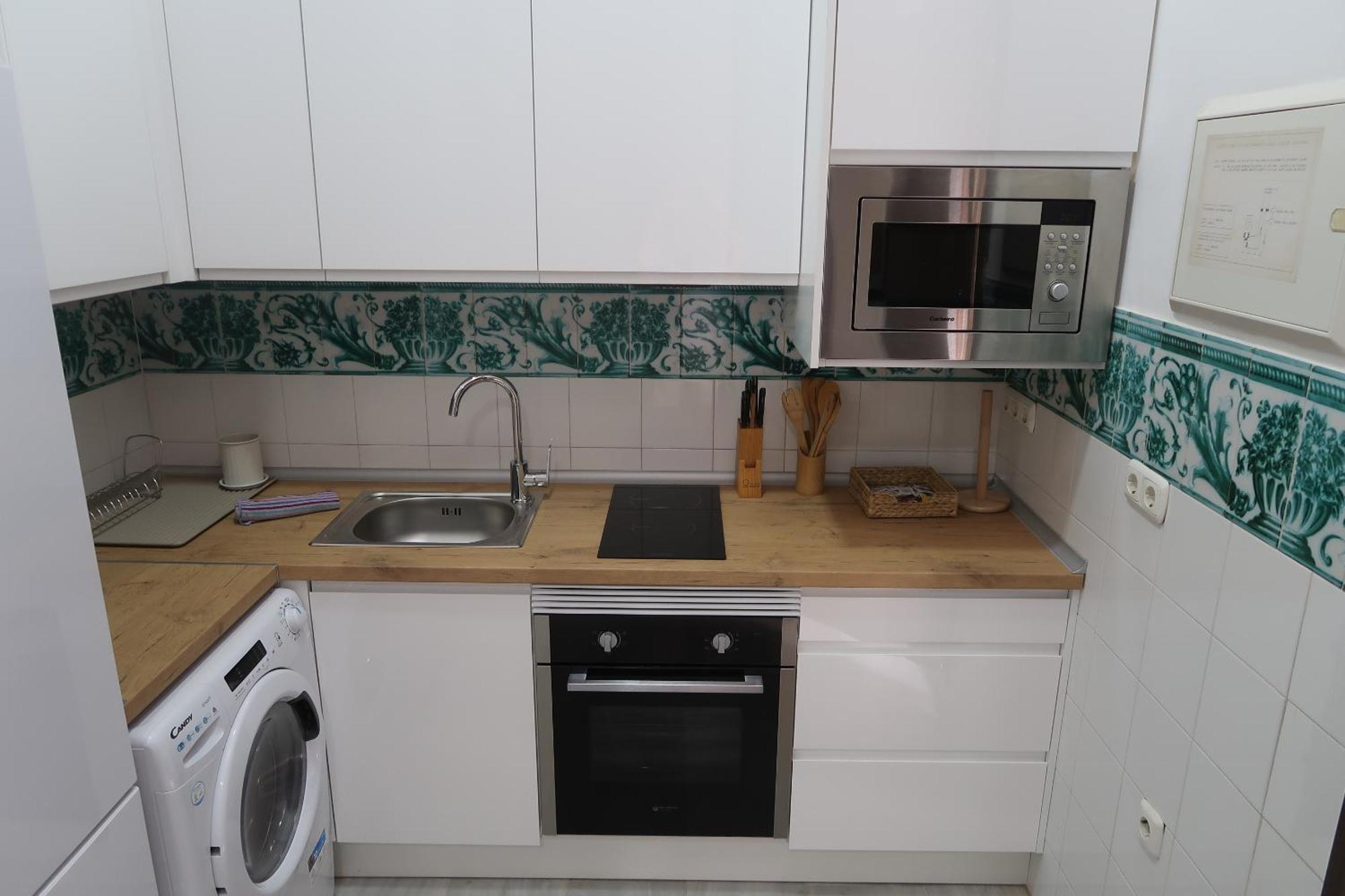 J & E Center Apartment *