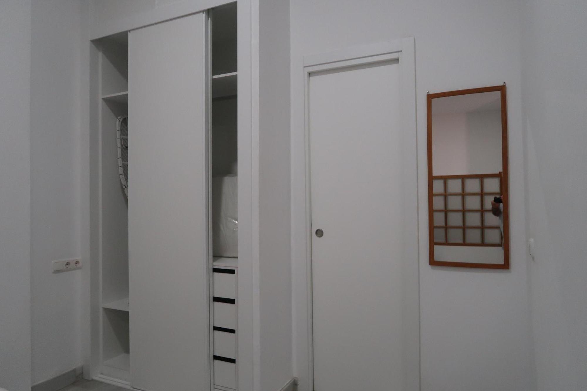 J & E Center Apartment