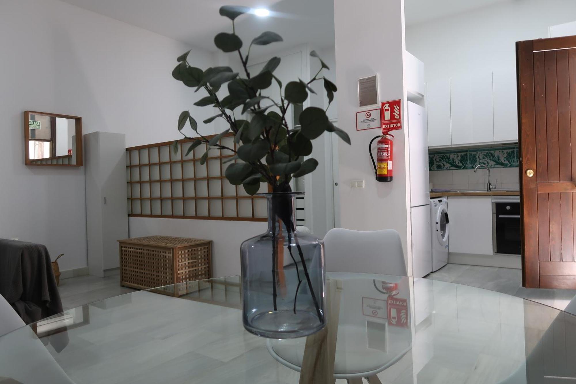 Apartment J & E Center *