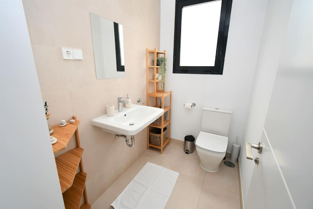 Casa Kerr - Luxury Apt - Sleeps 9 - Los Boliches Malaga