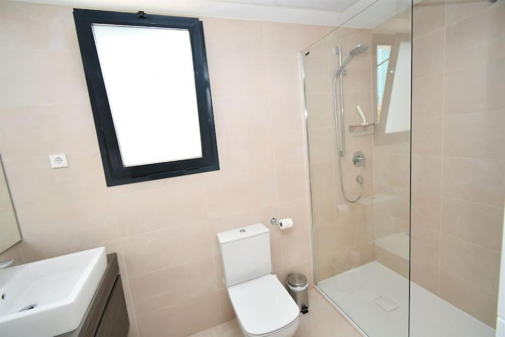 Casa Kerr - Luxury Apt - Sleeps 9 - Los Boliches * Malaga
