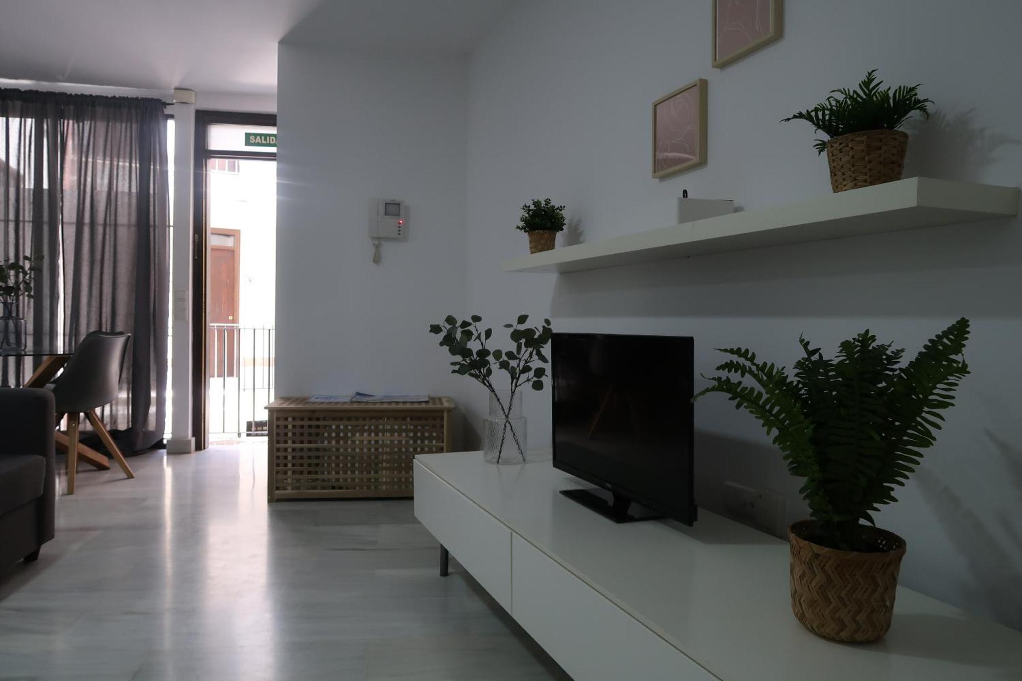 J & E Center Apartment