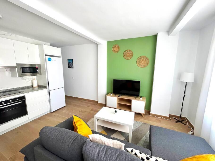 Beautiful & Shiny Apartment