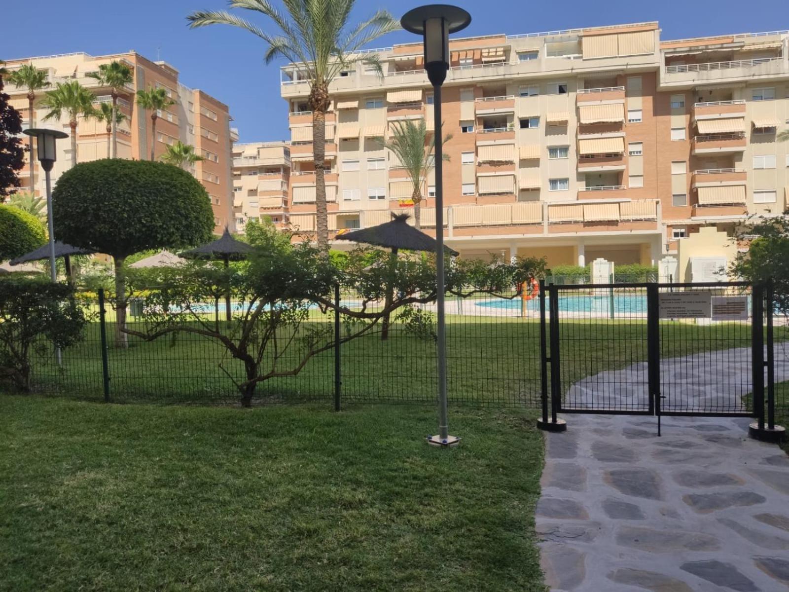 Garden Teatinos, Con Piscina Y Ac