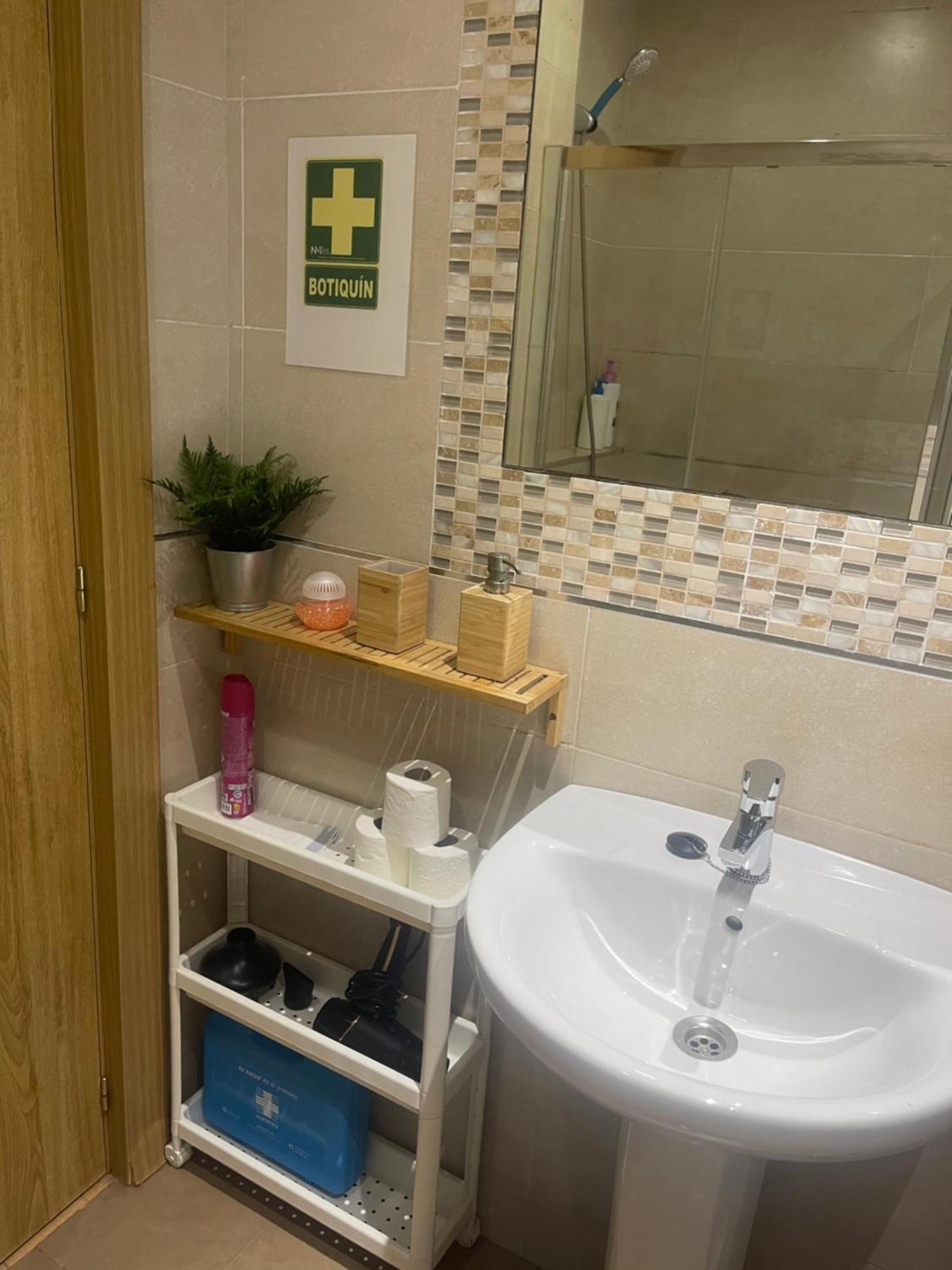 Apartment Casita Andaluza Centro Con Parking Sujeto A Disponibilidad Málaga