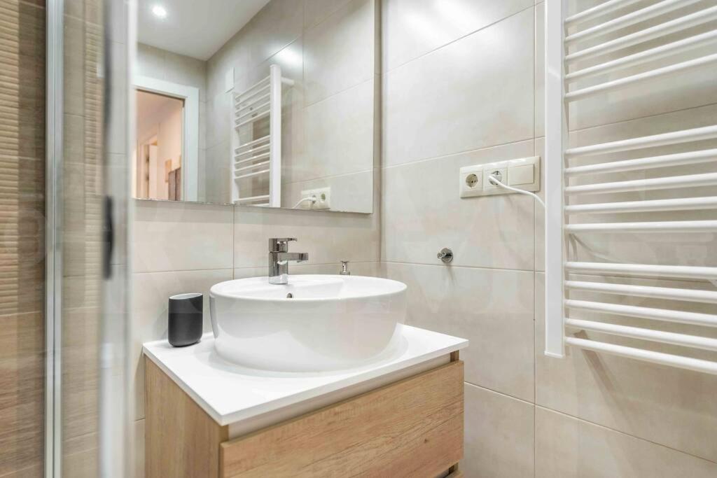 Commodious Near Center By Rems Appartement