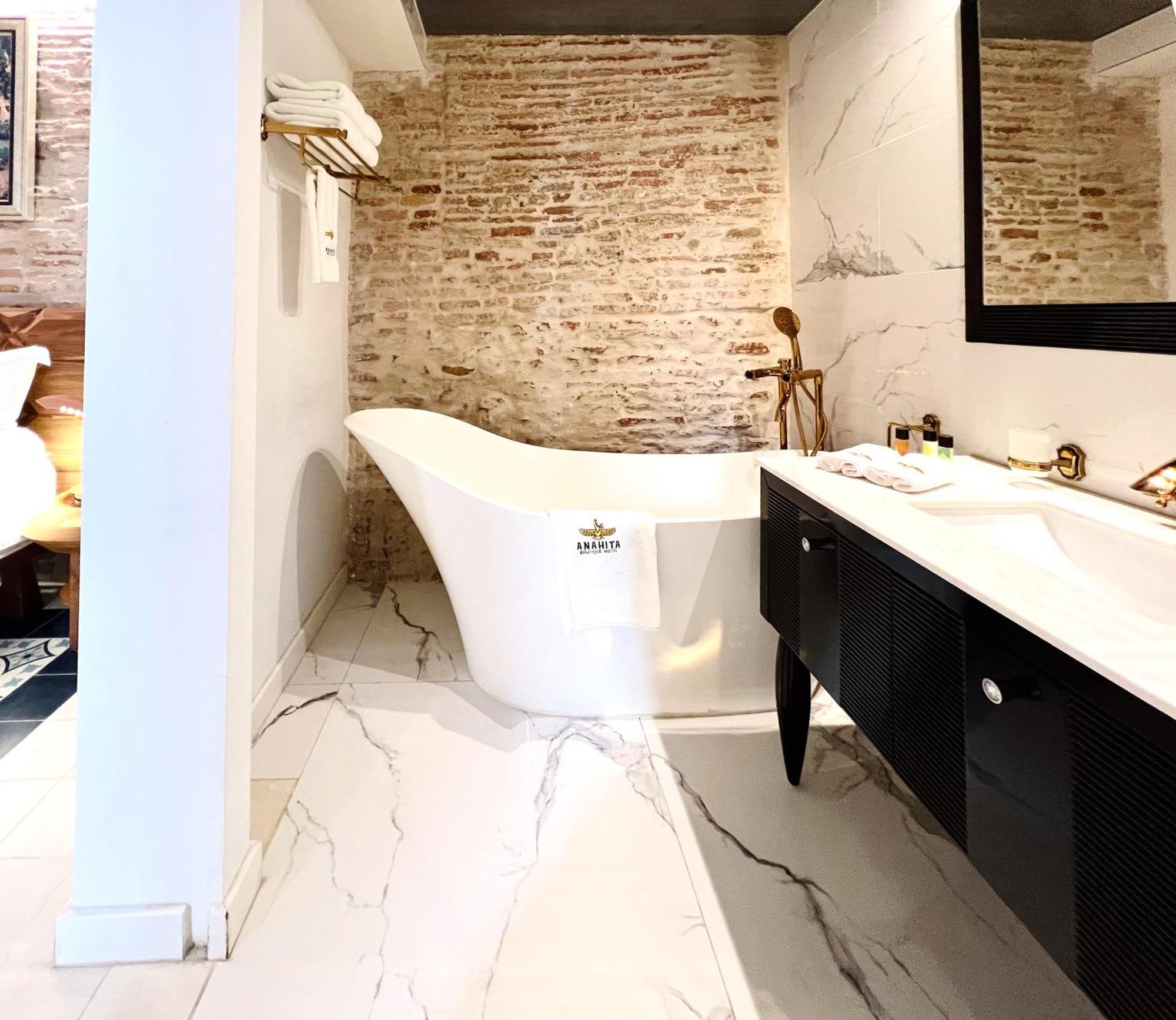 Hotel Anahita Boutique 4*