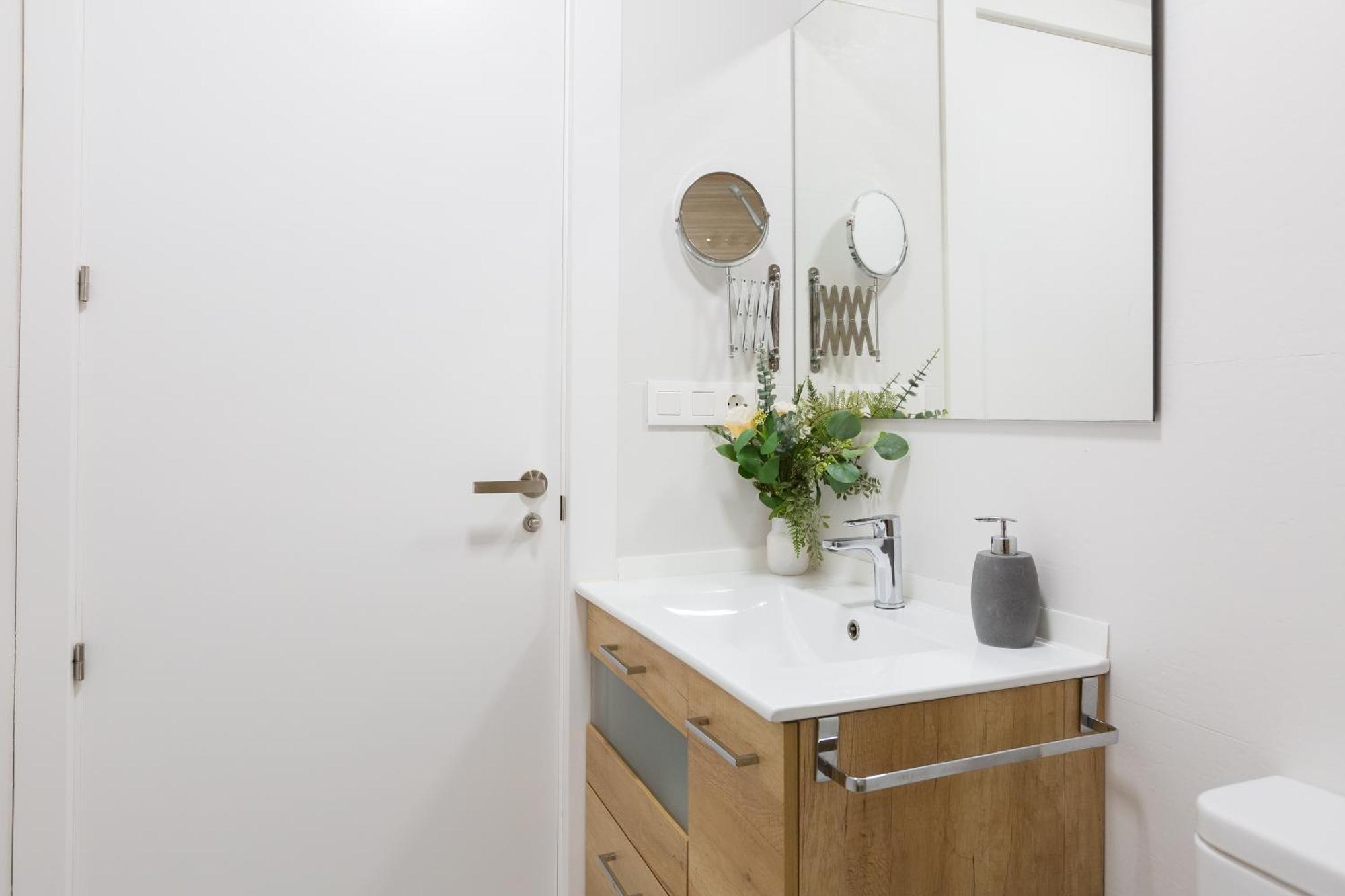 Apartment La Goleta: In The District