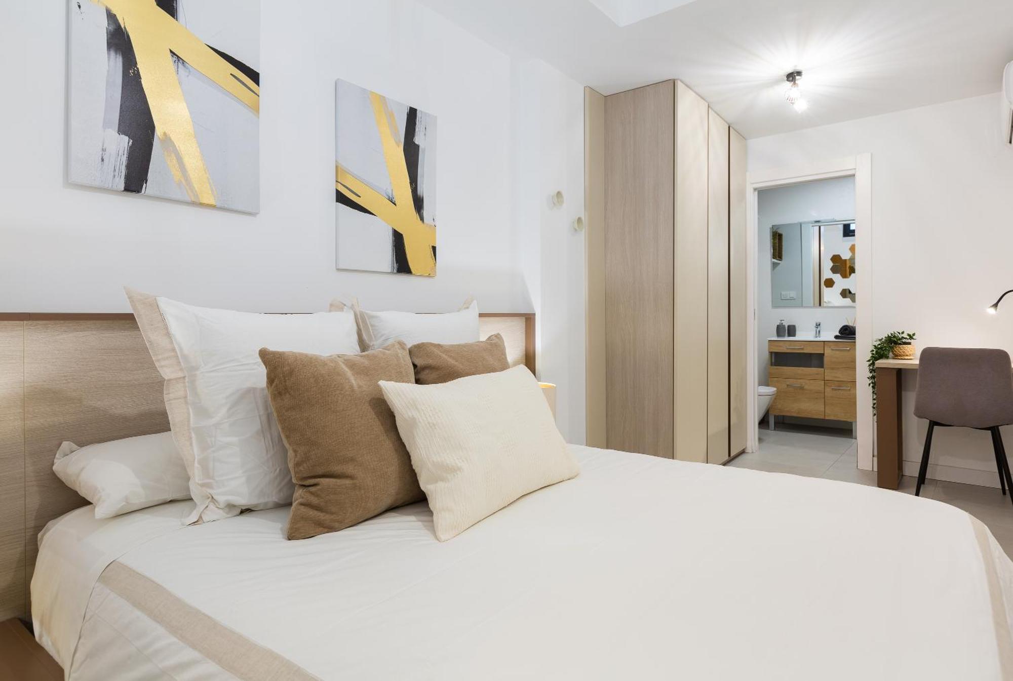 Apartment La Goleta: In The District
