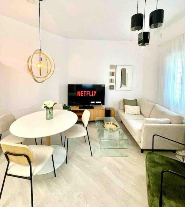 Historical Centre! Private Terrace & Gym-near Public Parking Málaga