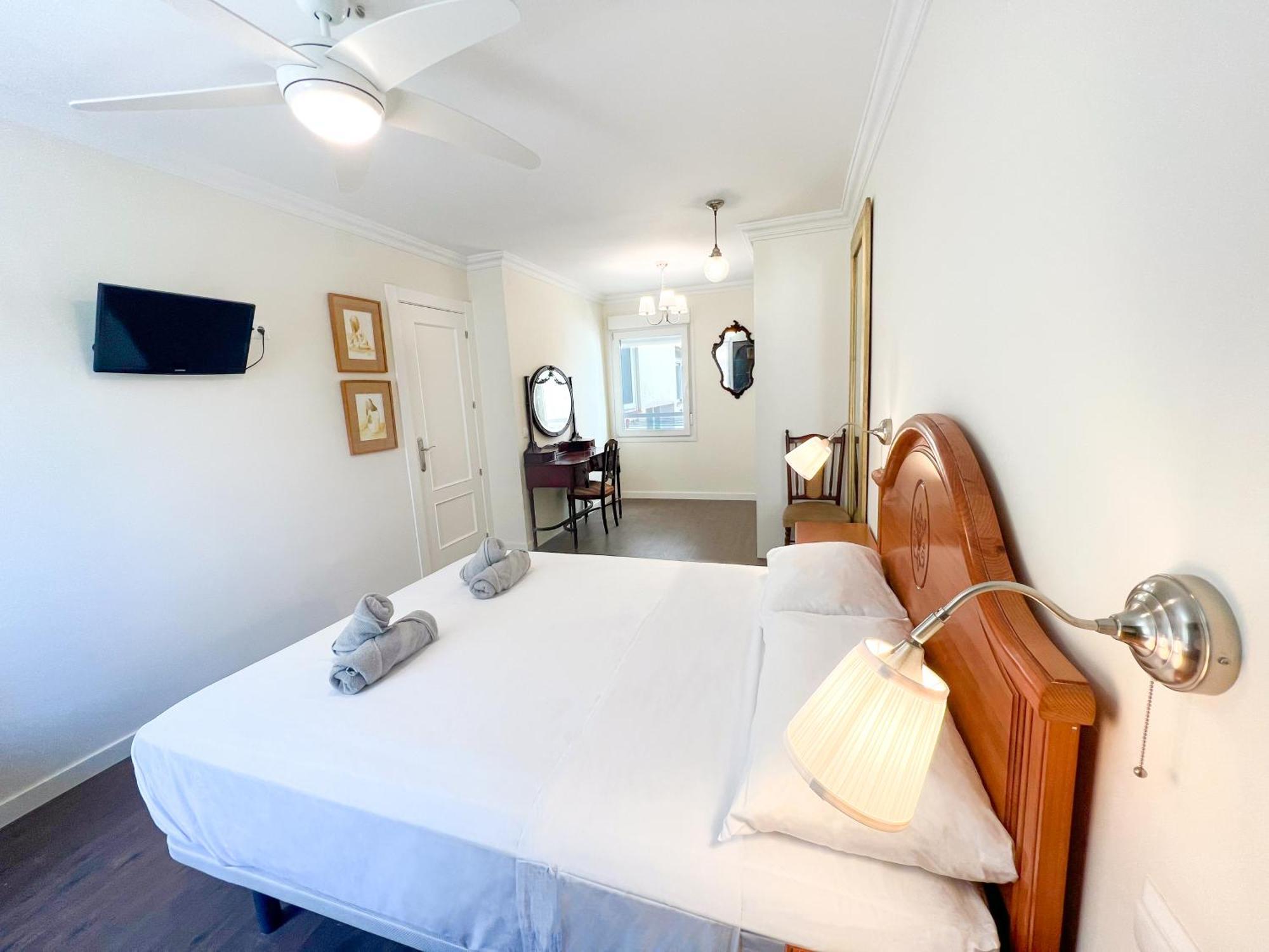 150 M From El Palo Beach, Apartment