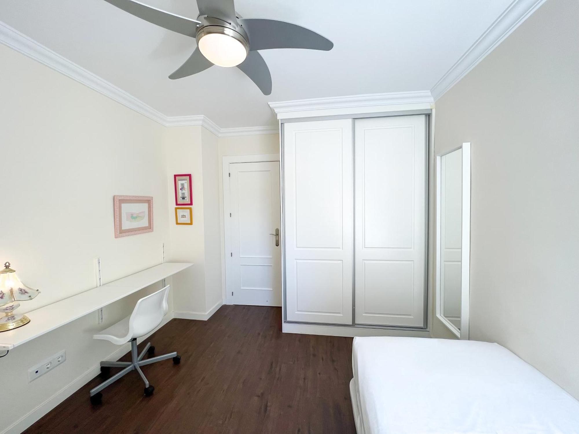 Apartment 150 M From El Palo Beach, *