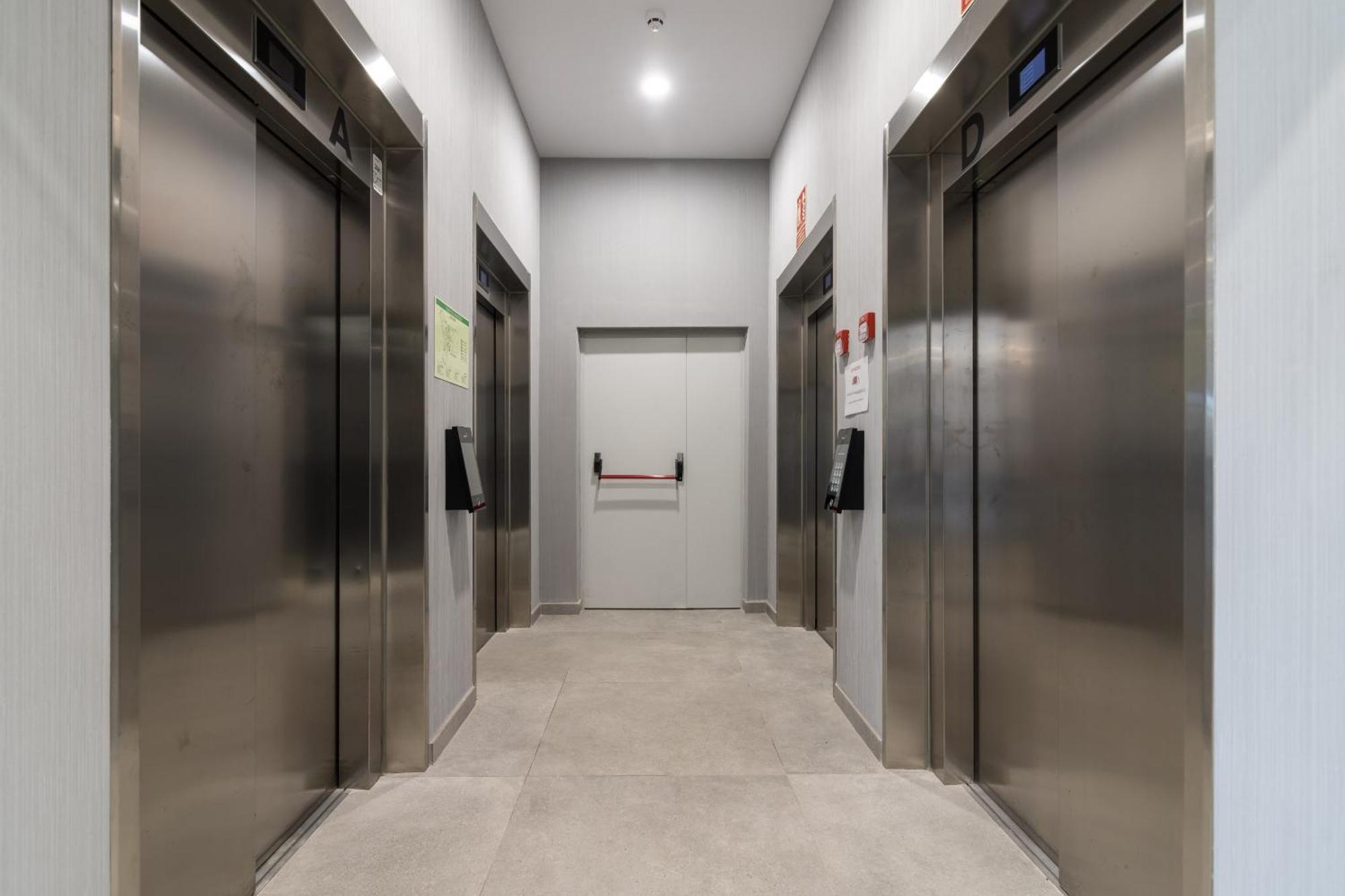 Homes Urban Sky Tower 4 G Apartamento