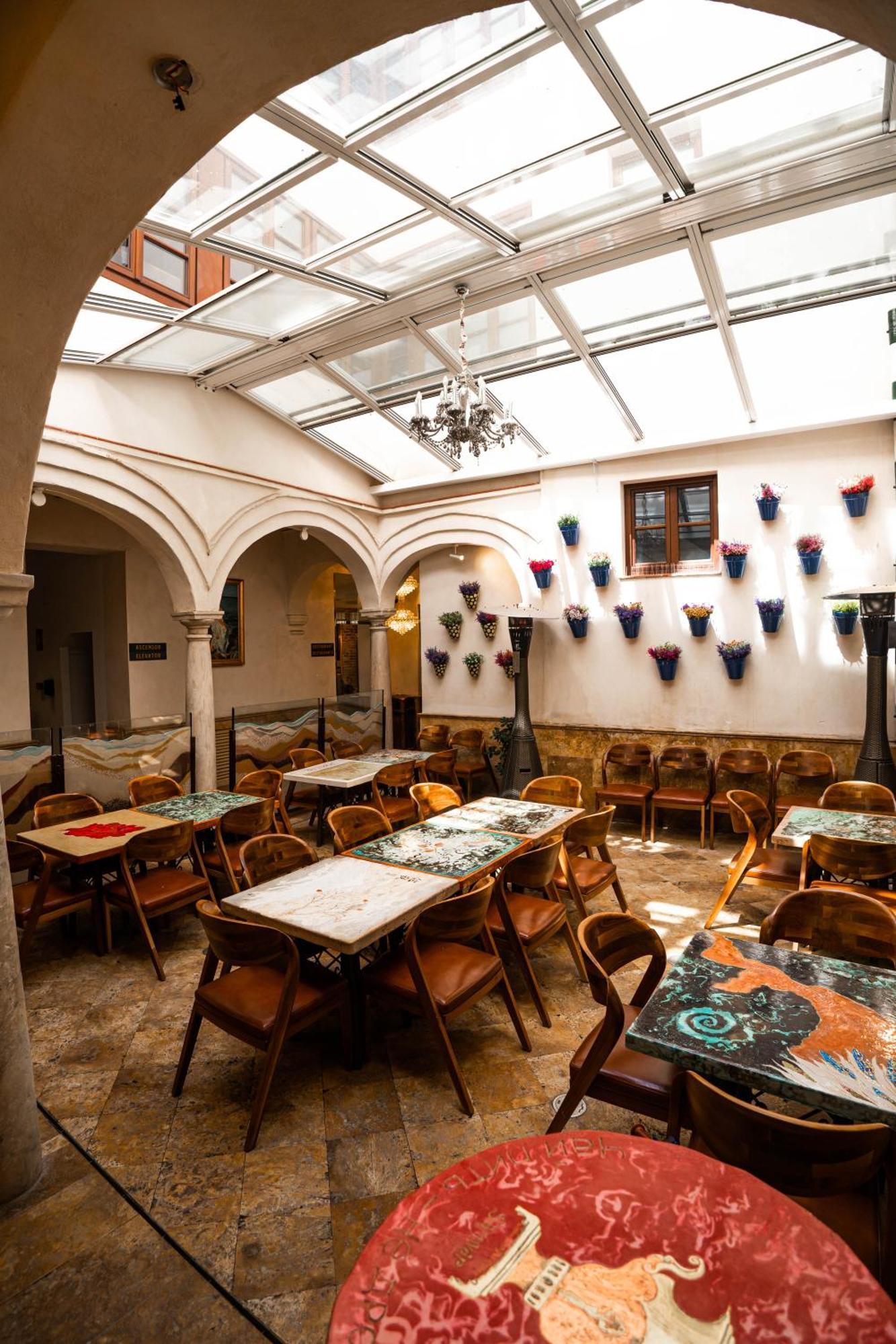 Anahita Boutique Hotel 4*