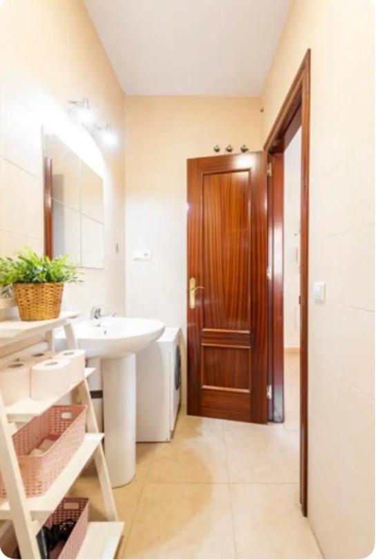 Apartamento En Primera Linea De Playa El Palo