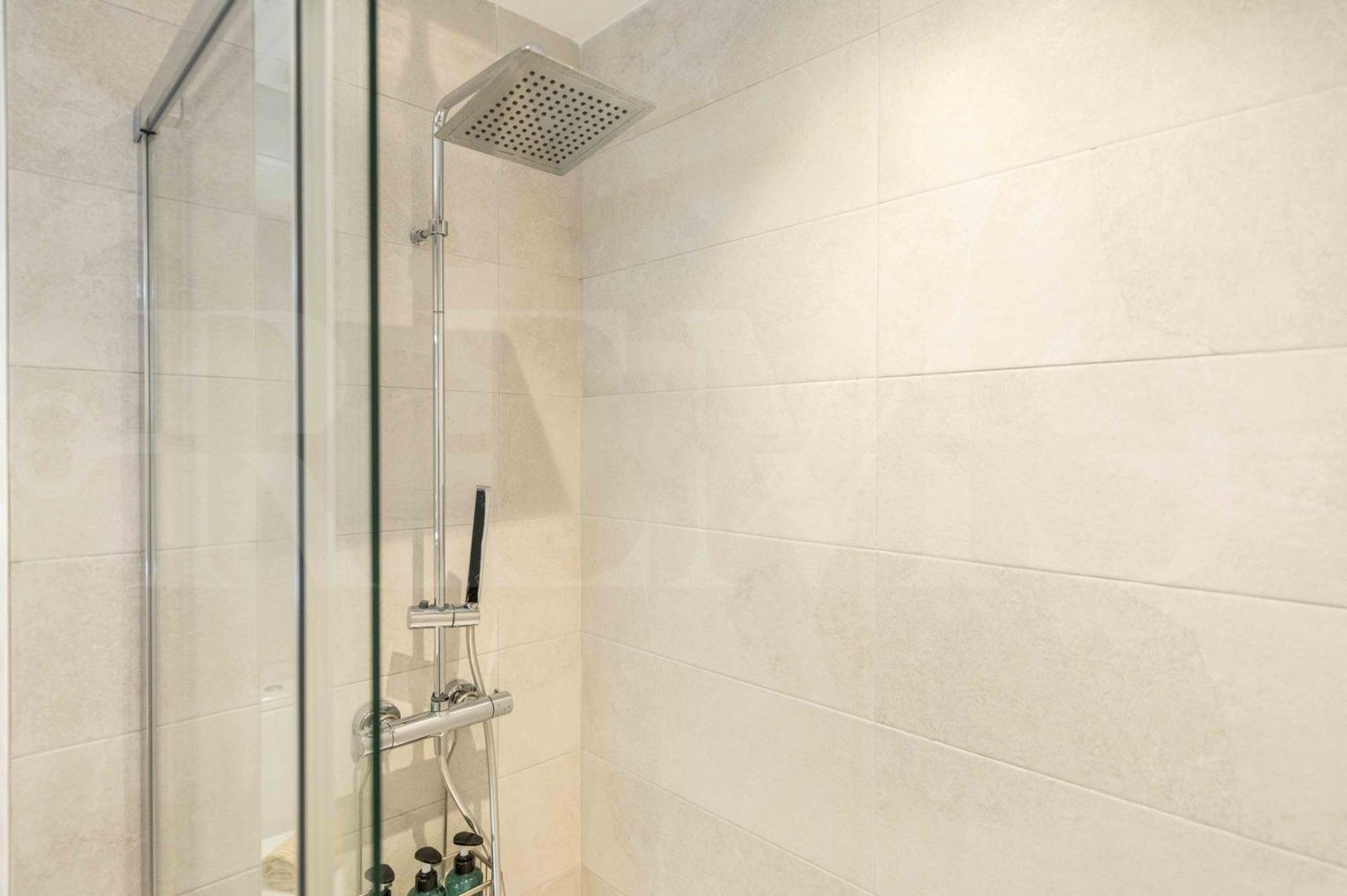 Spacious 3 Bedroom By Rems Appartement *