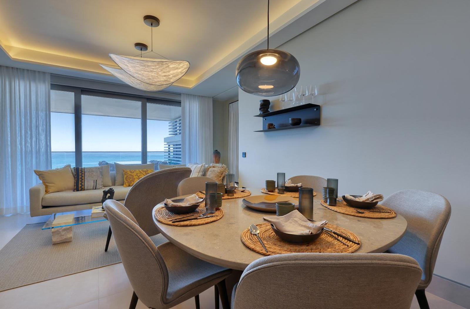 Luxury Front 2 Bed In Towers Apartment *