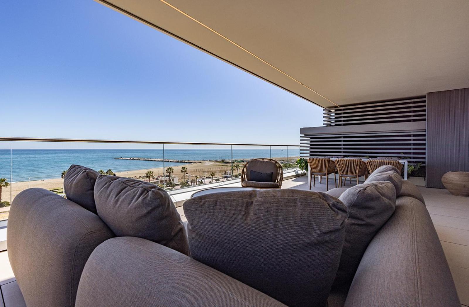 Luxury Front 2 Bed In Towers