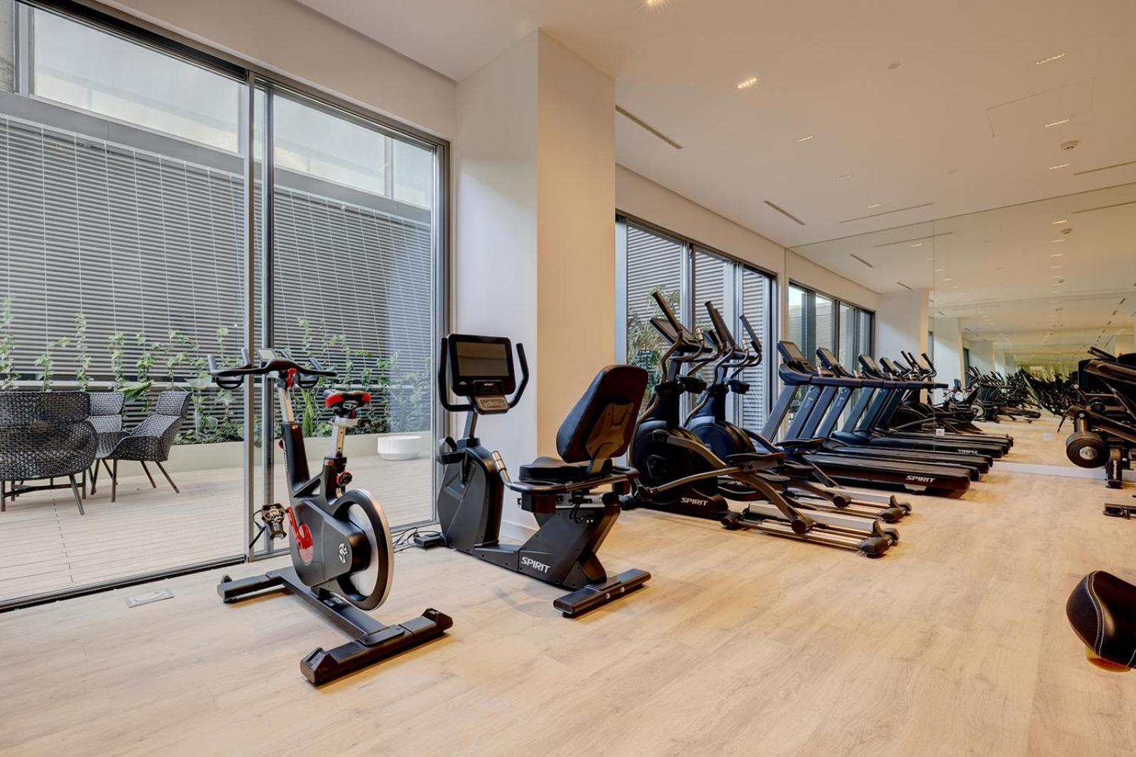 Apartment Luxury Front 2 Bed In Towers Malaga