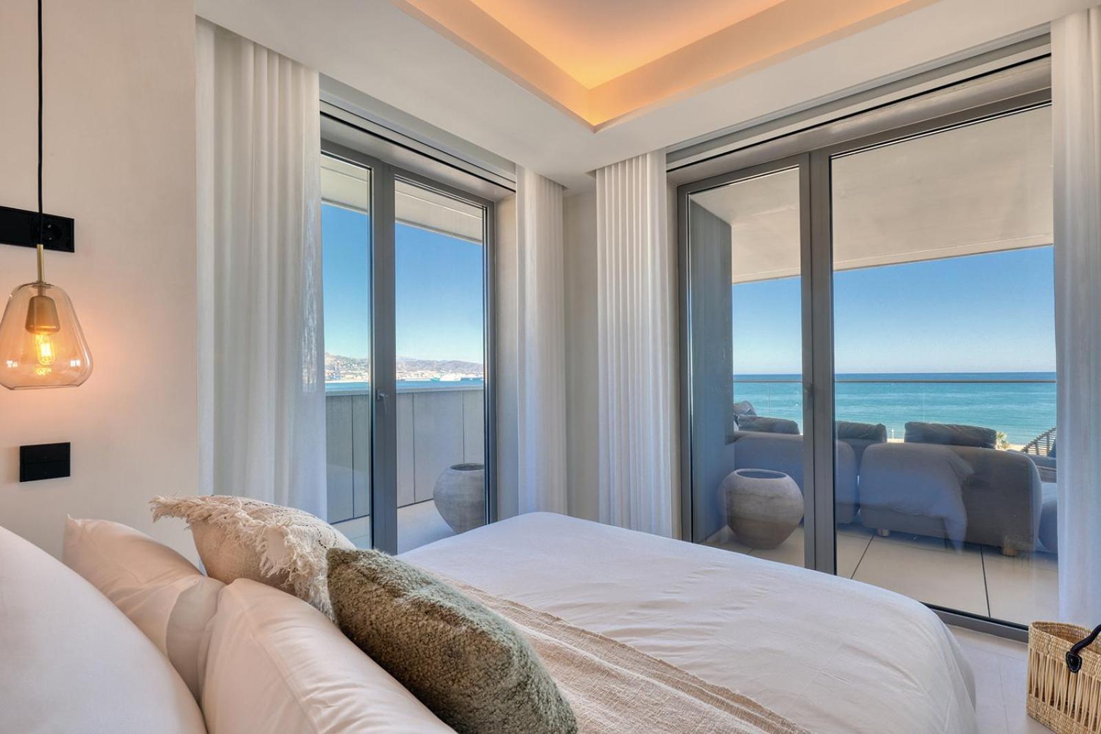 Apartment Luxury Front 2 Bed In Towers Malaga