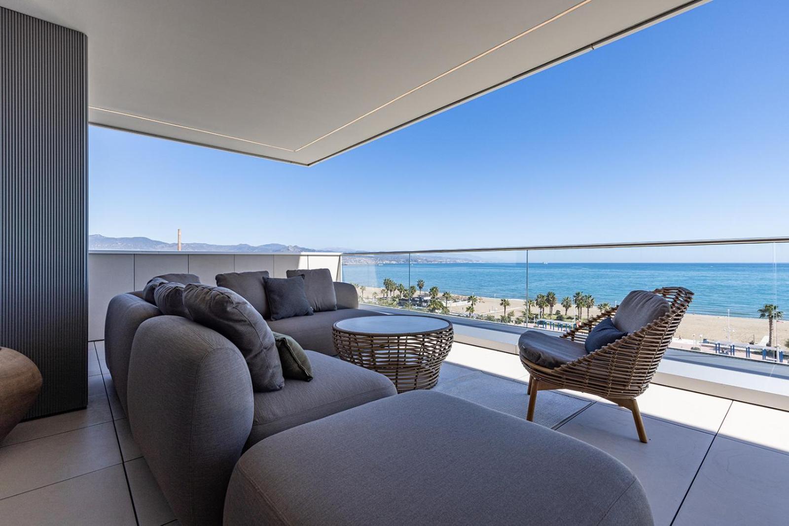 Luxury Front 2 Bed In Towers Apartment Malaga