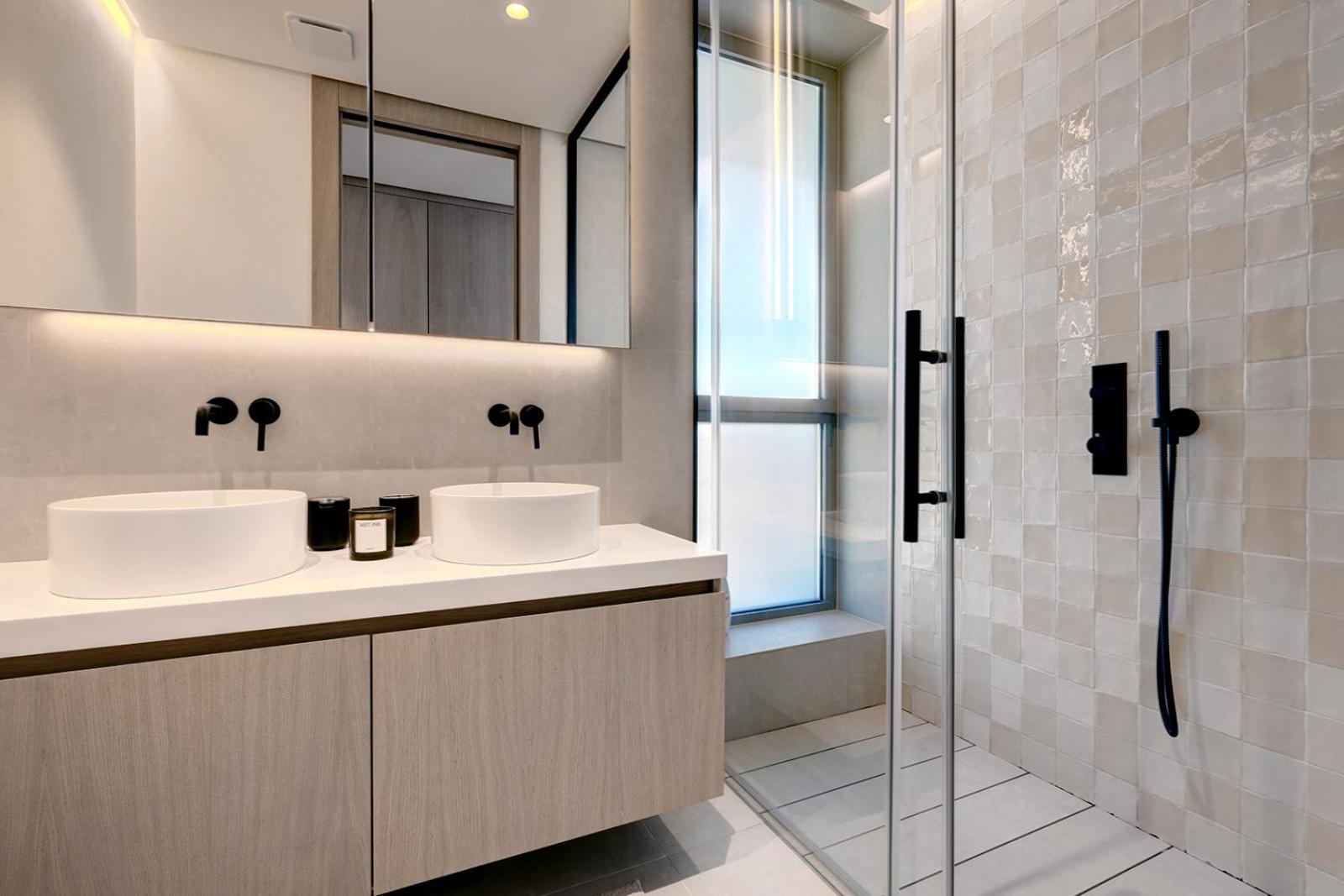 Luxury Front 2 Bed In Towers Malaga