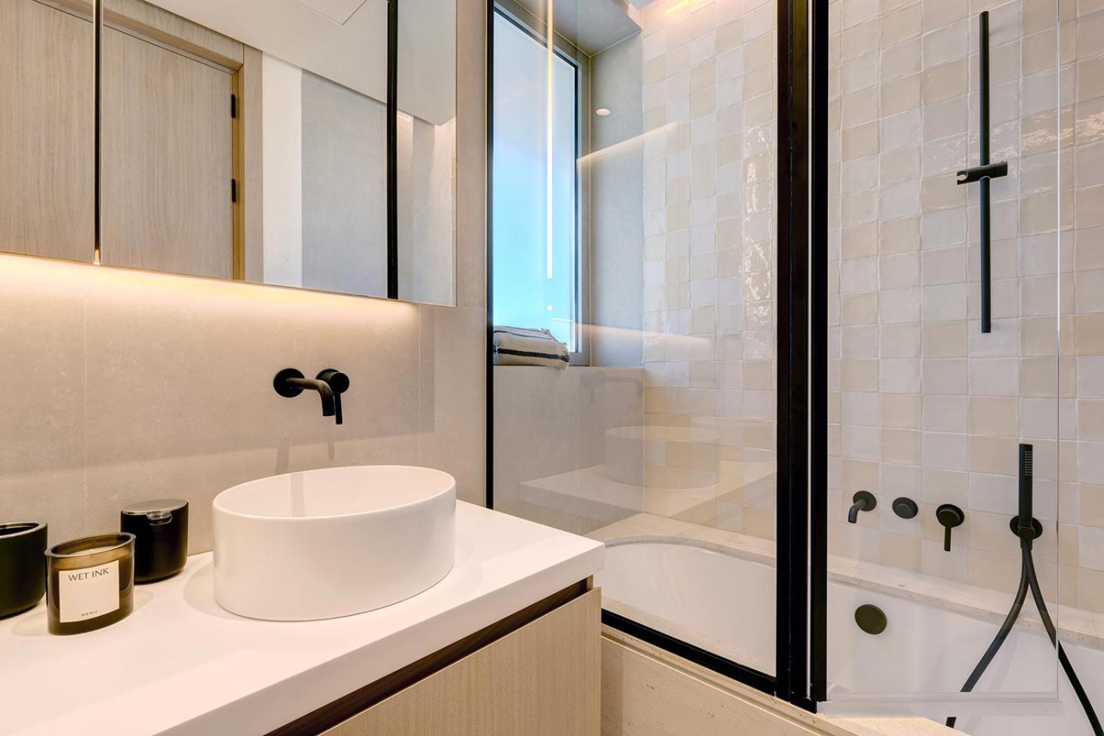 Luxury Front 2 Bed In Towers