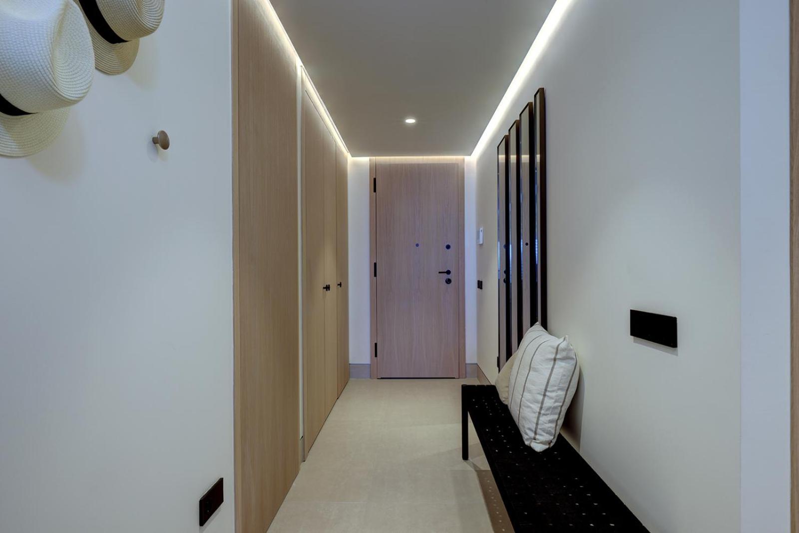 Luxury Front 2 Bed In Towers Apartment