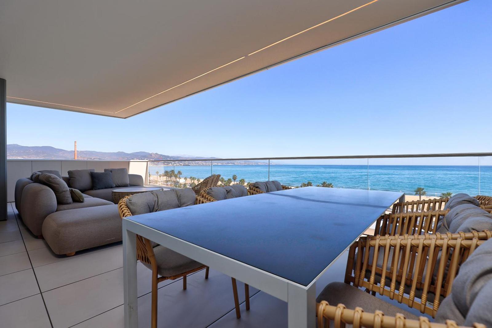 Luxury Front 2 Bed In Towers Apartment Malaga