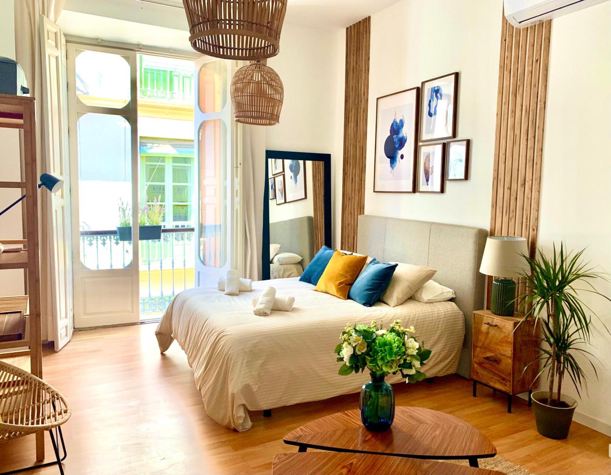 Calderon Iii Deluxe Sinesedesignhomes Apartment
