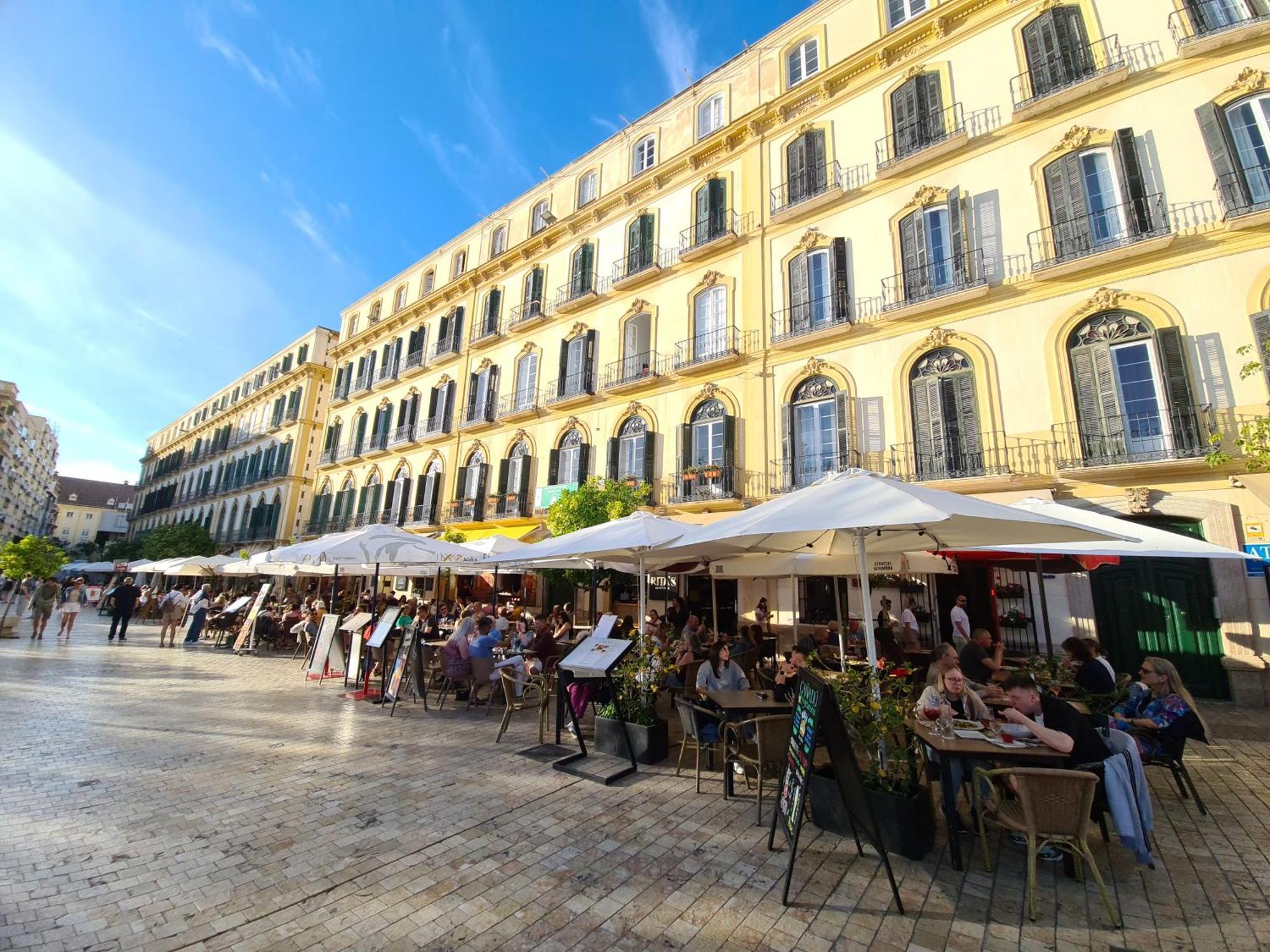 Private In Historic Building On The Square Homestay *