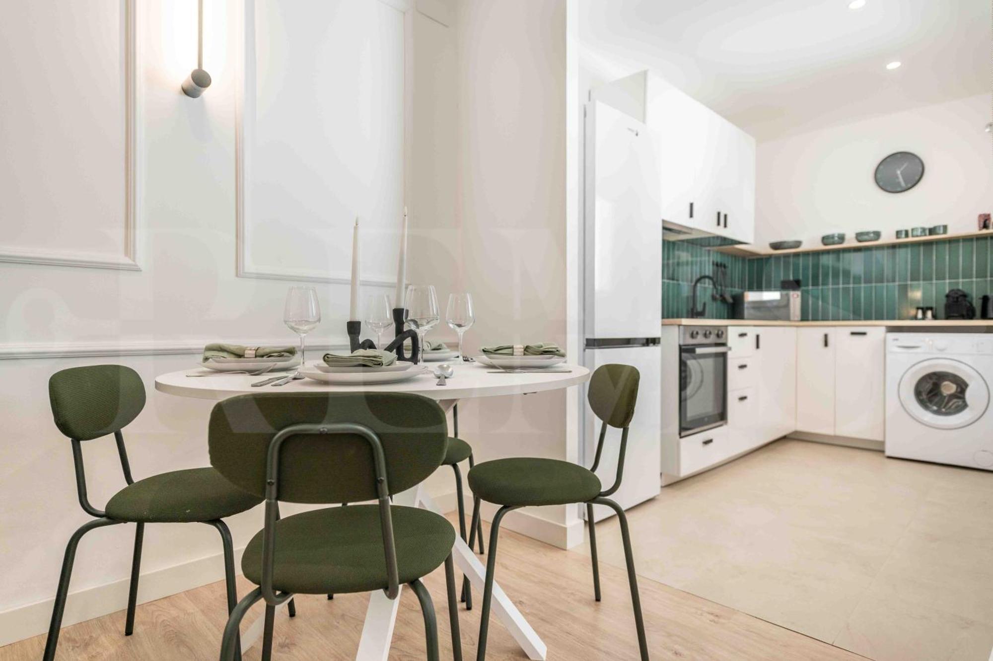 Apartment Peaceful Retreat Near The Historic Center By Rems Malaga