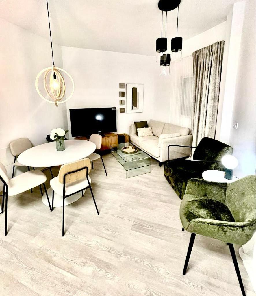 Historical Centre! Private Terrace & Gym-near Public Parking * Málaga