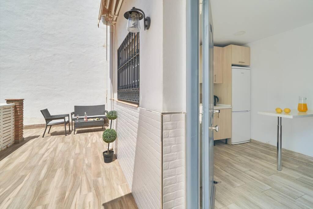 Seaside Charm In Apartment