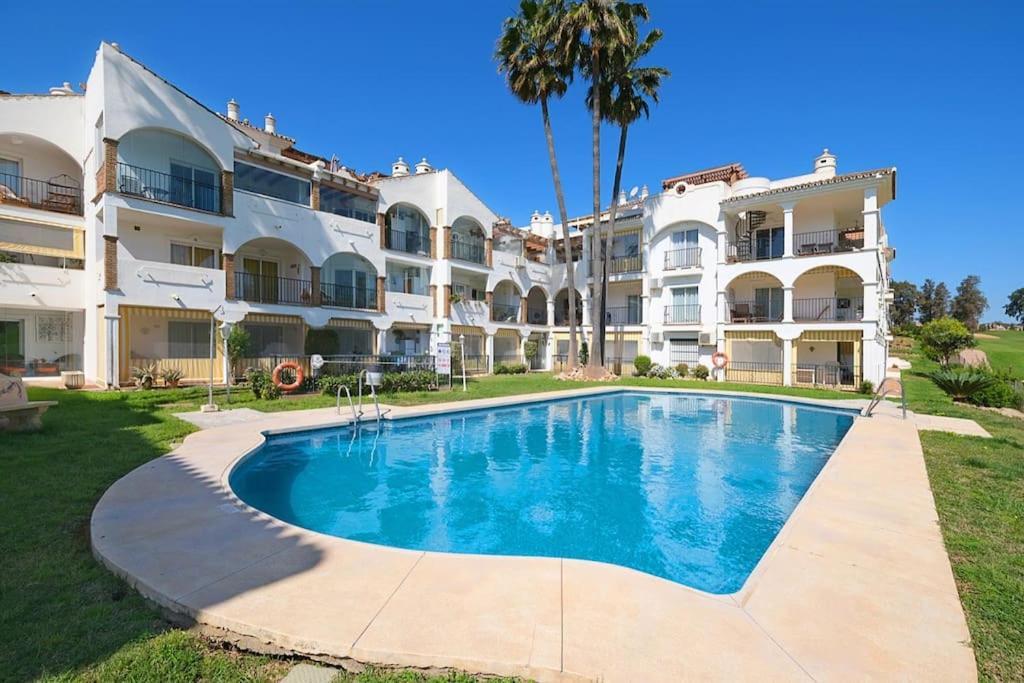 En Siesta Golf Apartment Malaga
