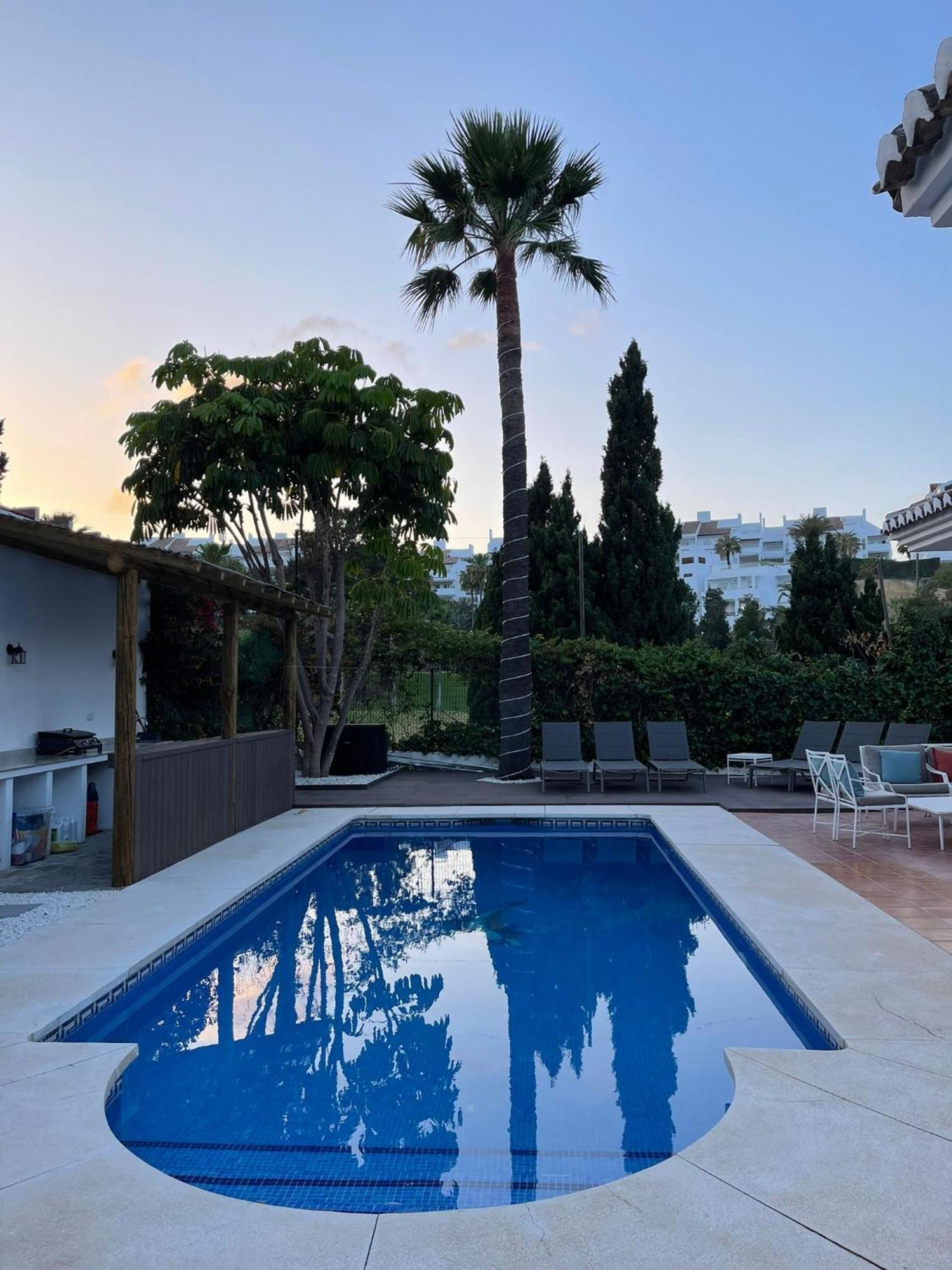 Villa Lets In The Sun - Sunset Malaga
