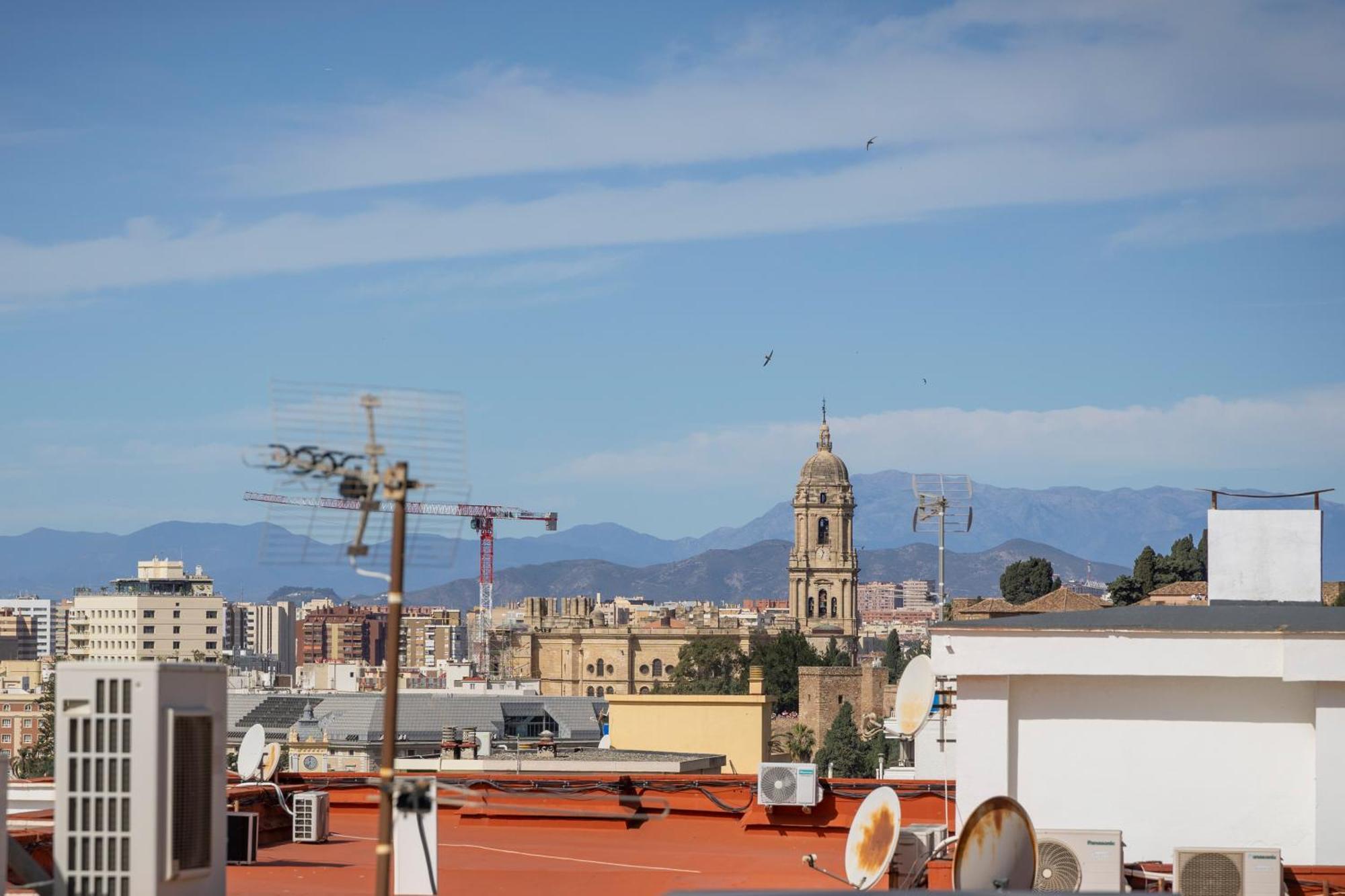 Apartment Apartamento Con Vistas En Paseo De Reding By Rent Me Málaga