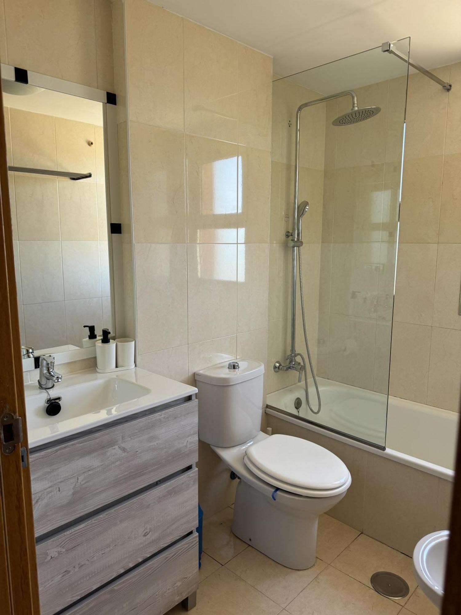 Apartment Apartamento Teatinos, Metro, Free Parking & Pool *